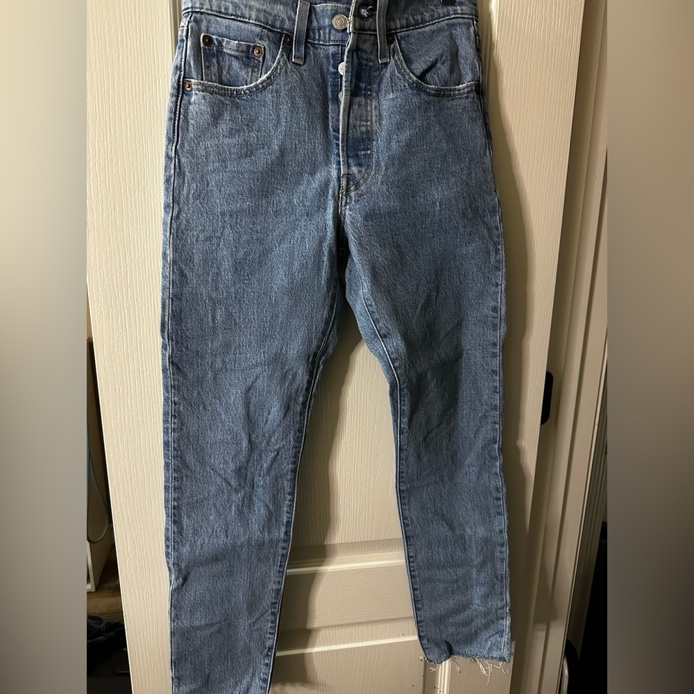 Levi 501 Cropped Jean